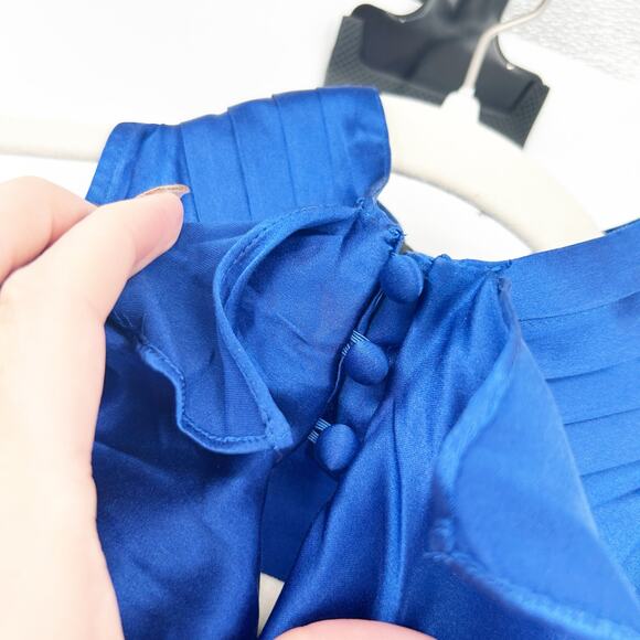 Express Women Casual Chic Silk Blend Mock Neck Ruffled Tank Top Blouse Size S - Picture 2 of 7